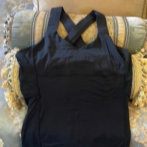 Lululemon workout shirt bra included inside